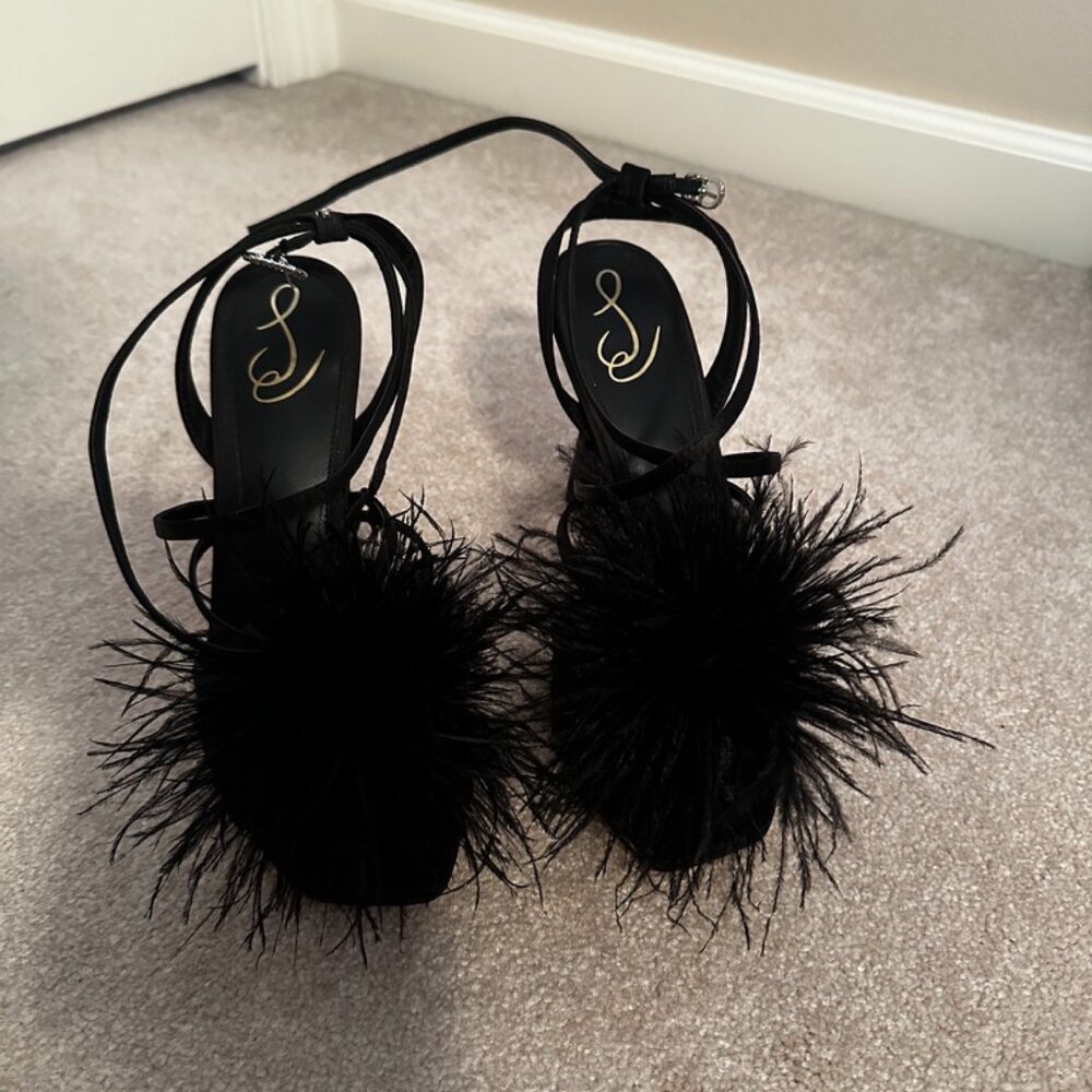 Sam Edelman Black Heels w Pompom